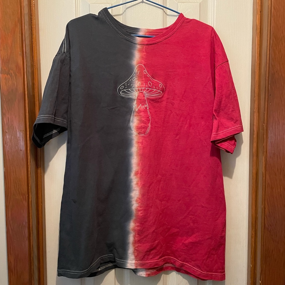 Men’s Tie-Dyed Mushroom T-Shirt - size L